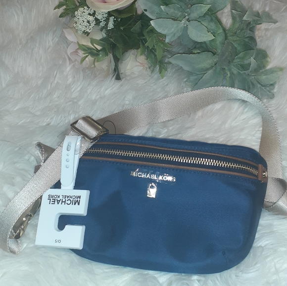 Michael Kors Nylon Belt - Picture 5 of 9